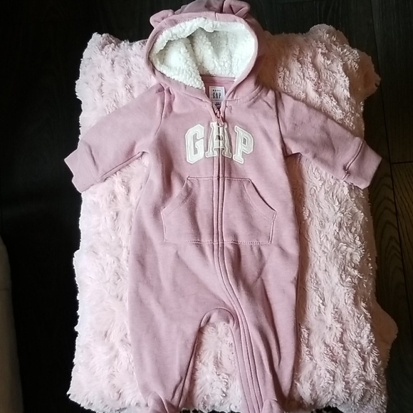 gap baby suit